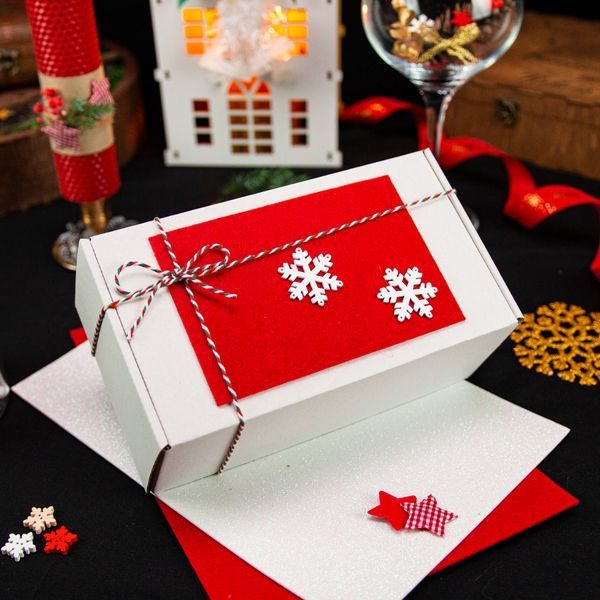 A gift to an employee for the New Year "The holiday is coming"